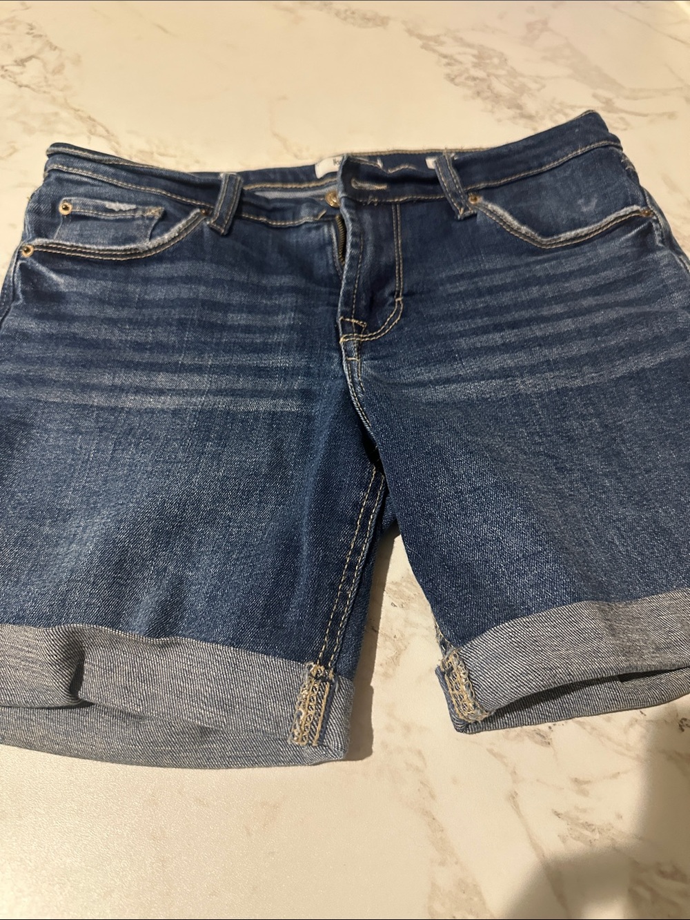 Kensie Dark Blue Denim stretch Short - The Short; SZ 4; EUC